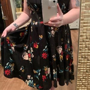 Tasteful Classic Style Dress